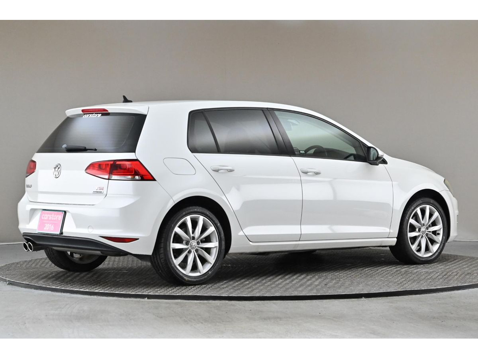 2018 Volkswagen Golf - image 10