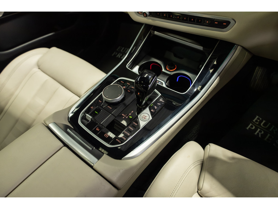 2022 BMW X5 - image 23