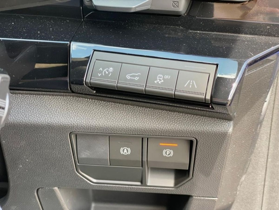 2025 Renault Austral - image 18