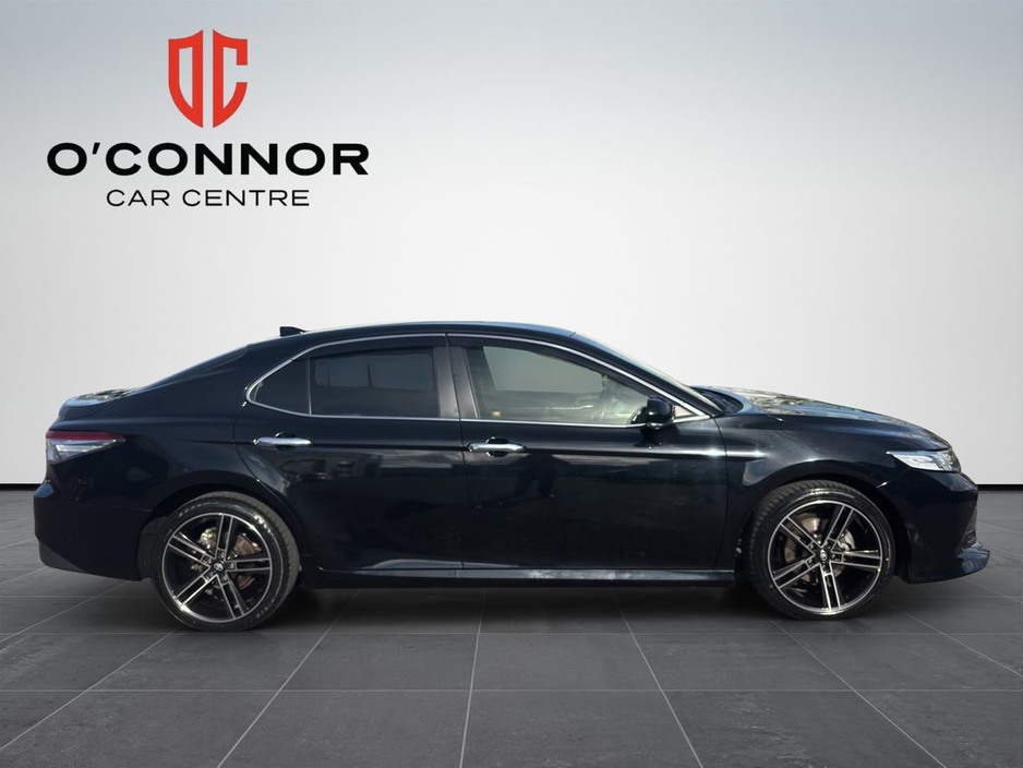 2020 Toyota Camry - image 8