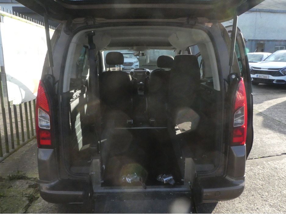 2012 Peugeot Partner TEPEE 1.6 HDI S 92BHP 5 5SEATS 5DR 92 SEATS €6,950