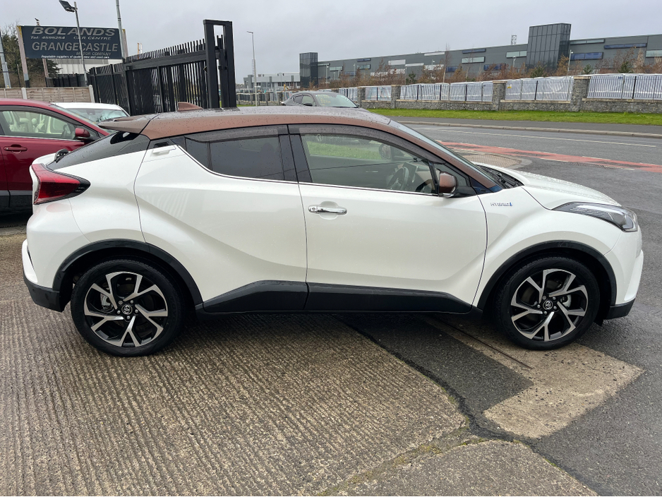 2019 Toyota C-HR - image 9