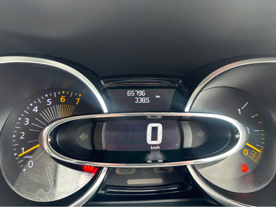 2013 Renault Clio - image 10