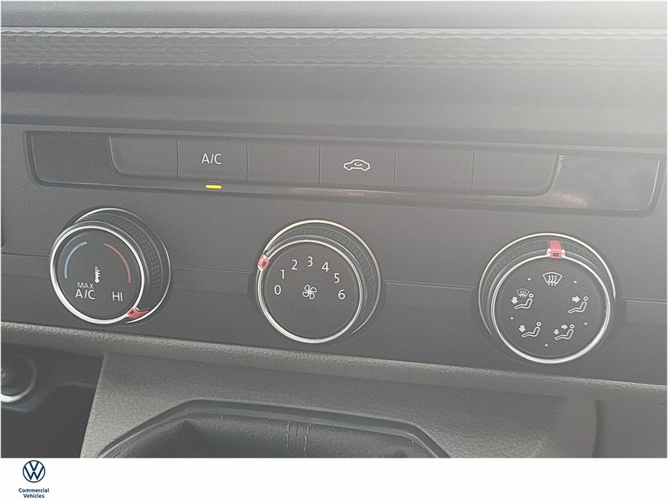 2020 Volkswagen Transporter - image 12