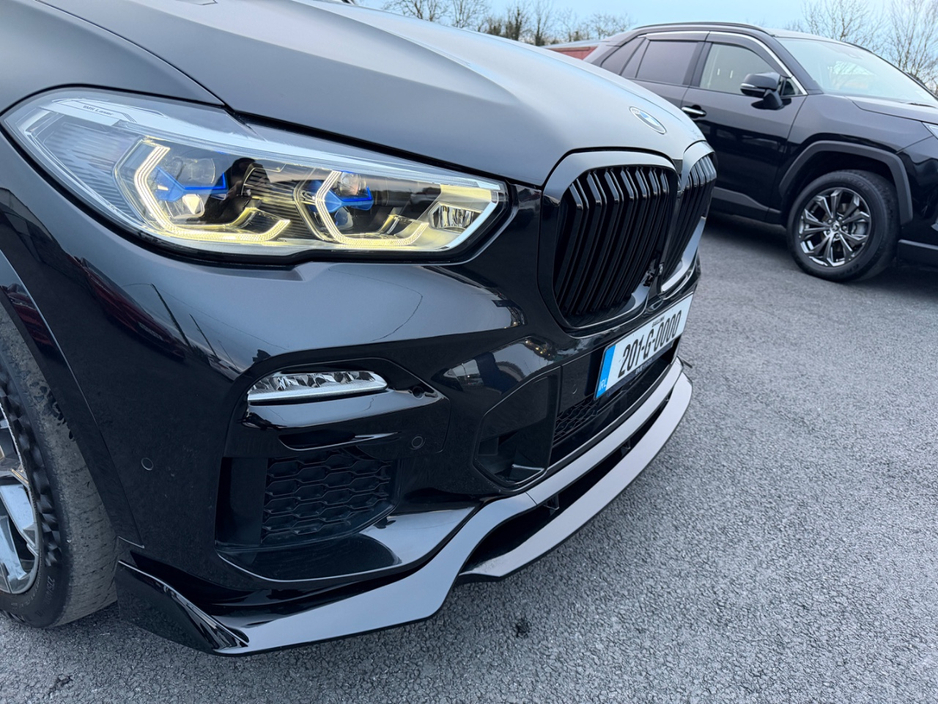 2020 BMW X5 - image 15