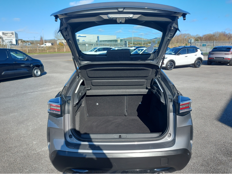 2025 Citroen C4 - image 12