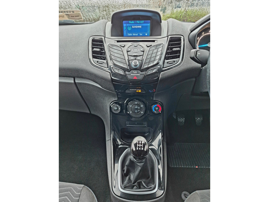 2017 Ford Fiesta - image 7