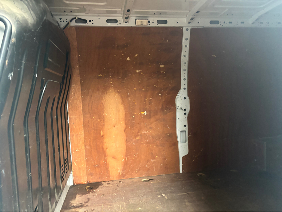 2020 Renault Master - image 12