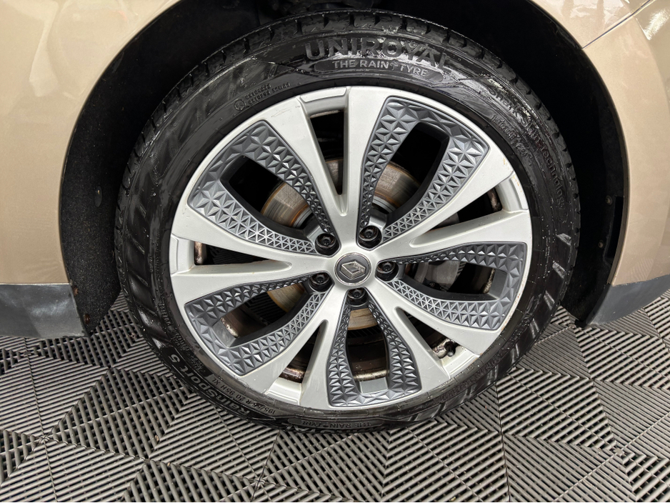 2018 Renault Grand Scenic *RENAULT GRAND SCENIC* *7 SEATER* *MANUAL* *GLASS ROOF* *REVERSE CAMERA* *HEADS UP DISPLAY* *TRADE INS WELCOME* *FINANCE AVAILABLE* €16,950