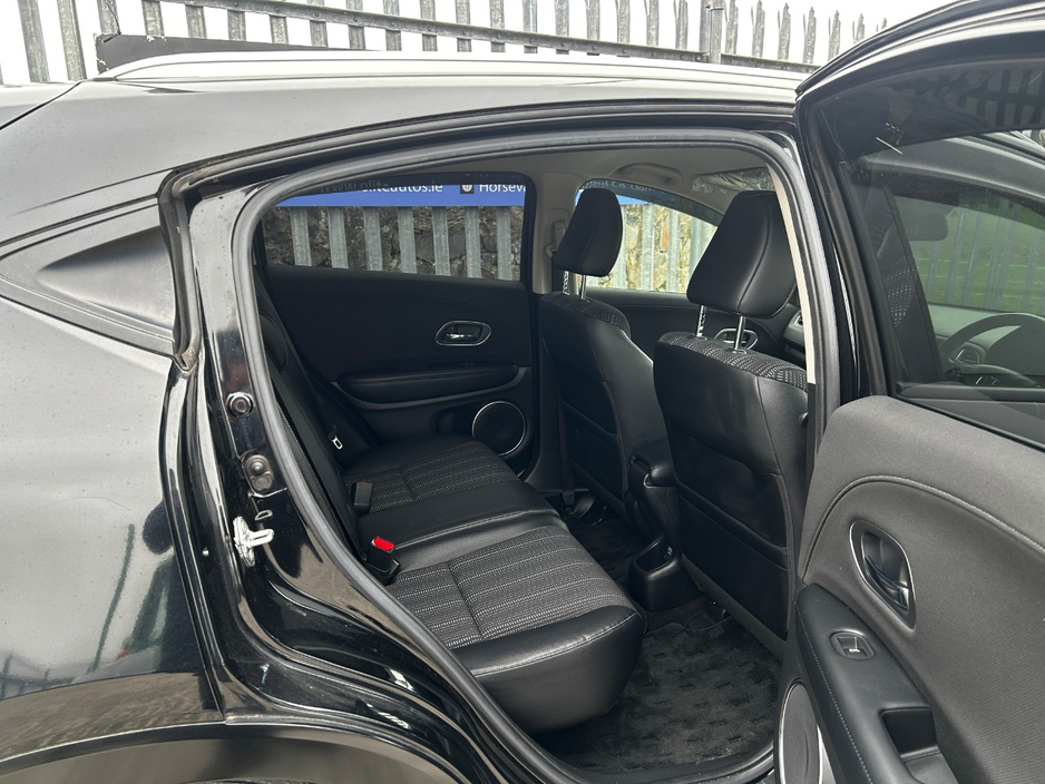 2017 Honda Vezel - image 10