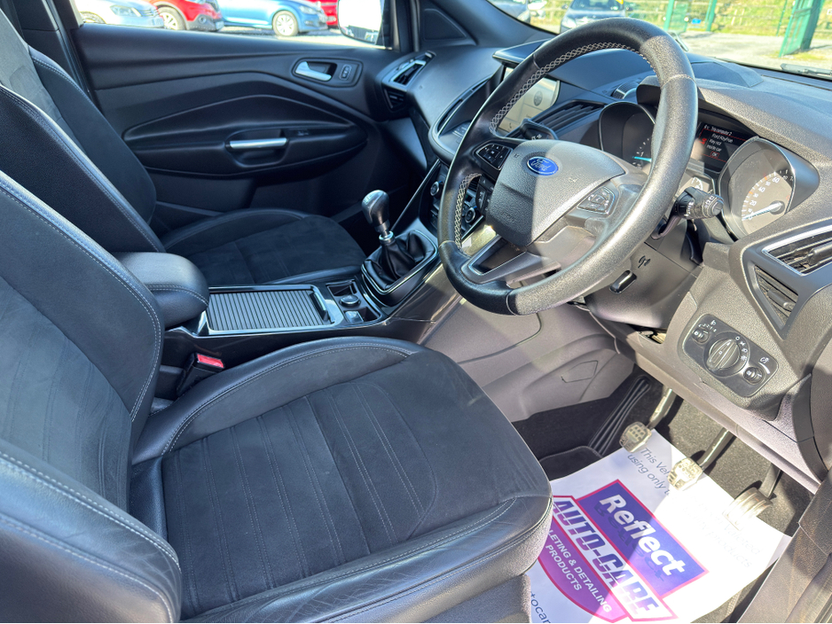 2017 Ford Kuga - image 10