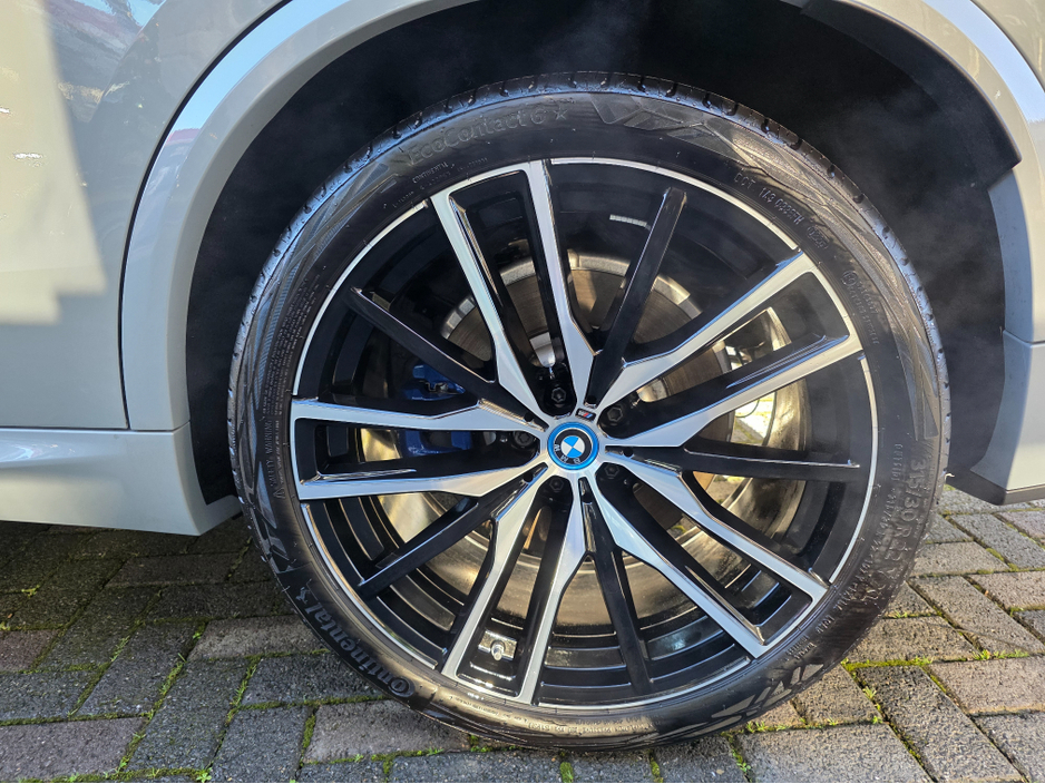 2025 BMW X5 XDRIVE50E M SPORT AUTO. ONLY 5K MILES. FINANCE ARRANGED. SIMI. AA APPROVED. €97,950