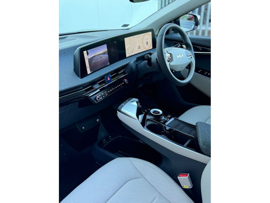 2025 Kia EV6 - image 10