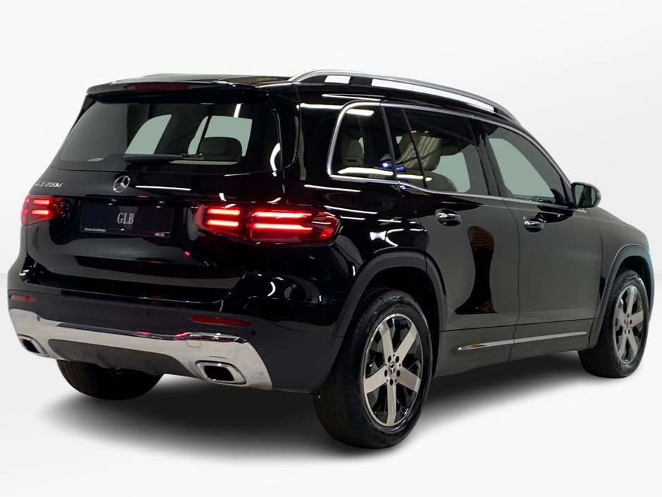 2026 Mercedes-Benz GLB - image 3