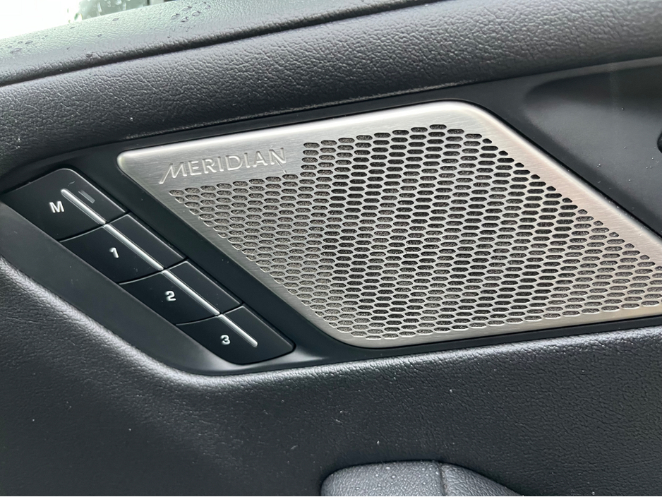 2020 Jaguar I-Pace - image 34