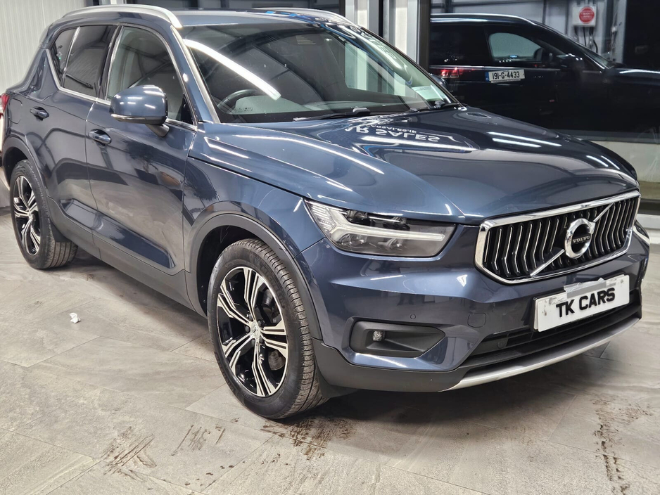 2021 Volvo XC40  €26,950