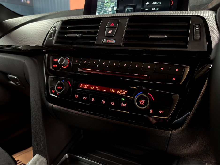 2017 BMW 3 Series - image 39