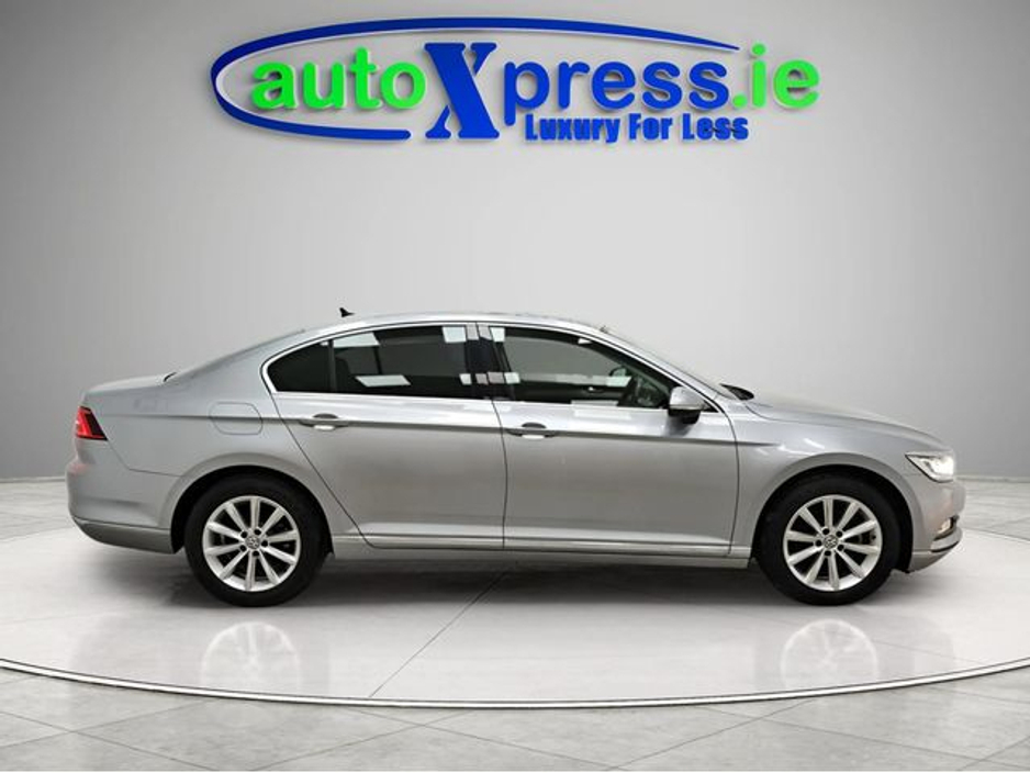 2018 Volkswagen Passat - image 15