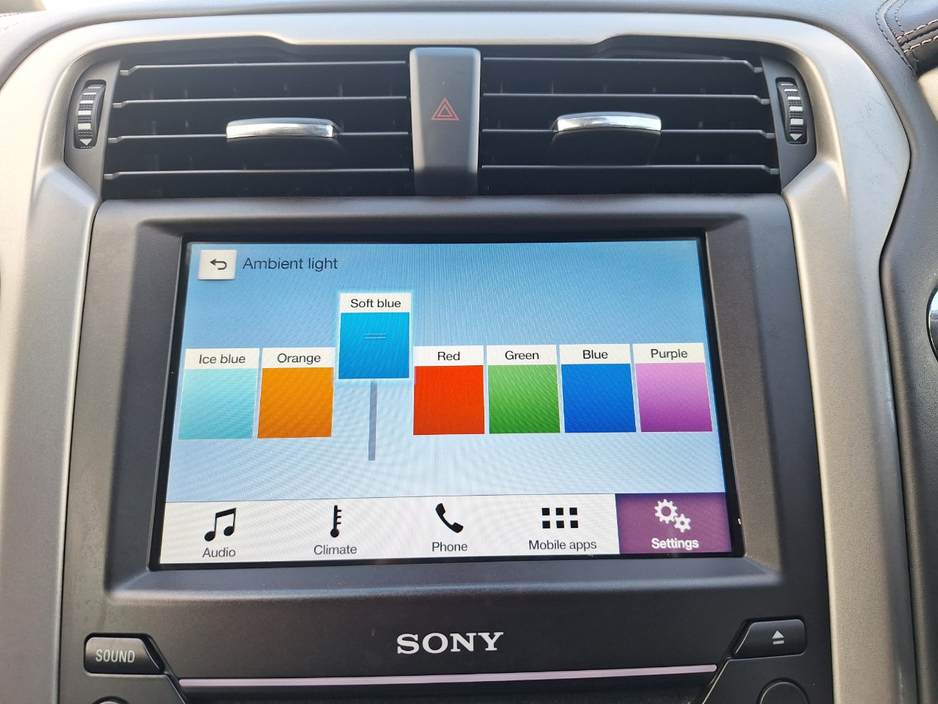 2018 Ford Mondeo - image 2