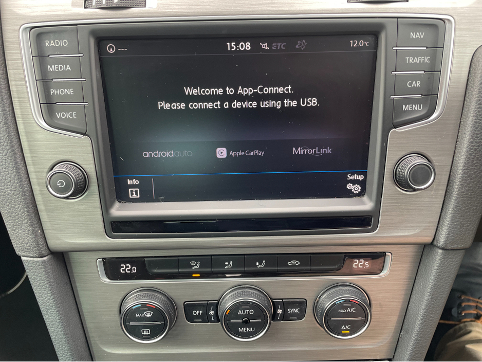 2017 Volkswagen Golf - image 10