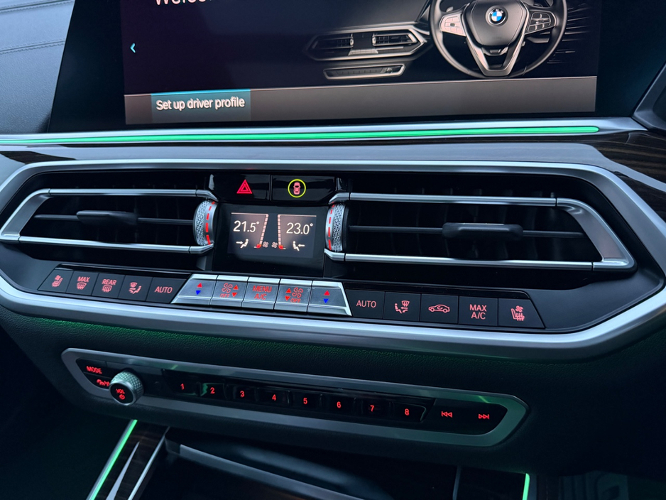 2020 BMW X5 - image 33