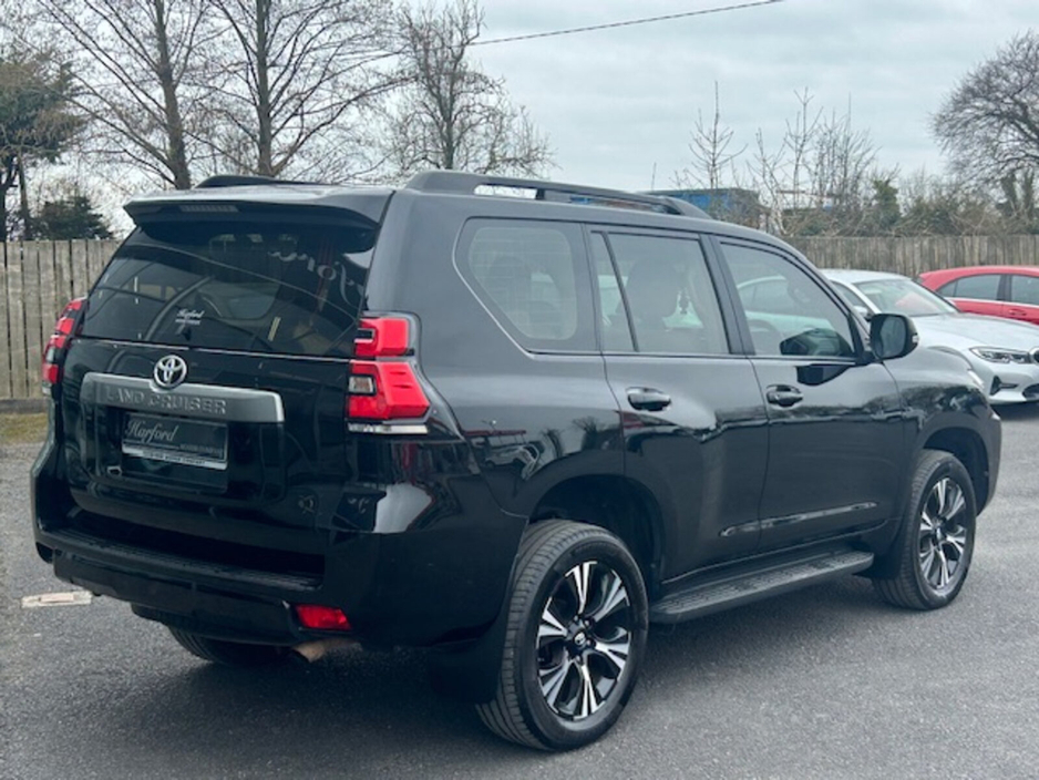 2018 Toyota Landcruiser - image 9