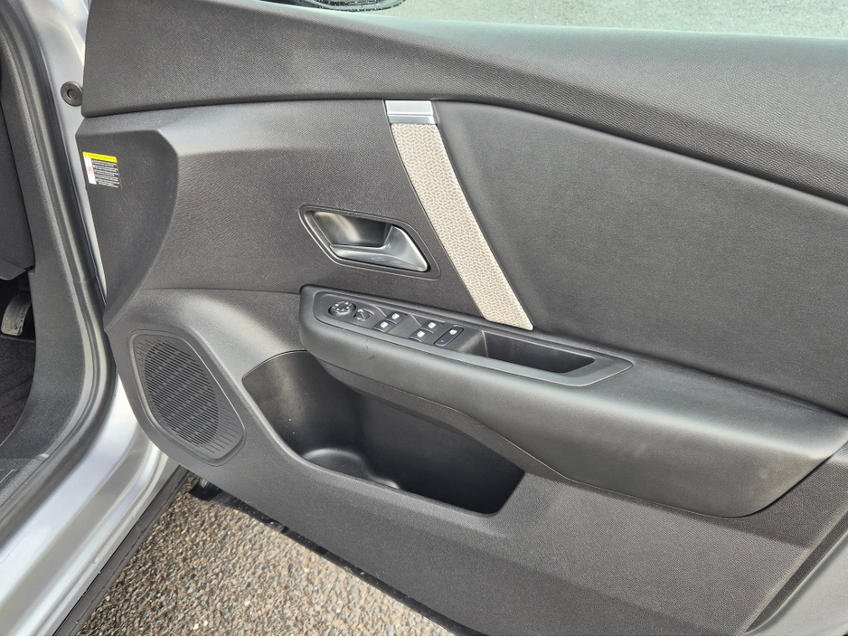 2022 Citroen C4 - image 3