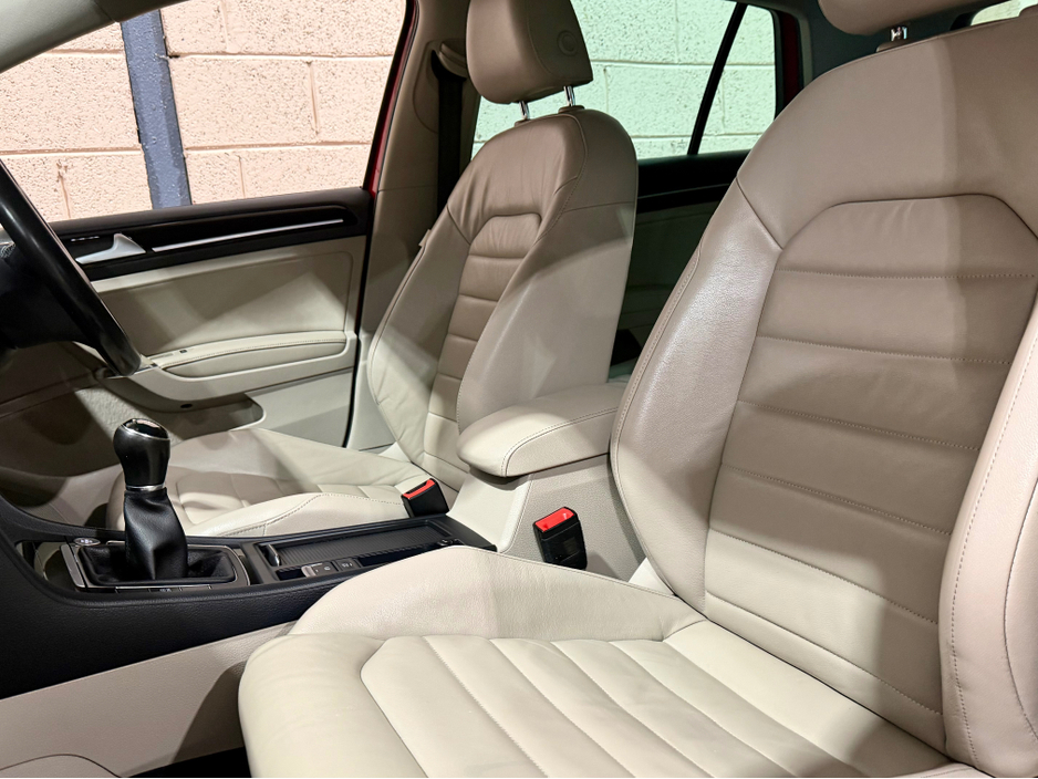 2017 Volkswagen Golf - image 17