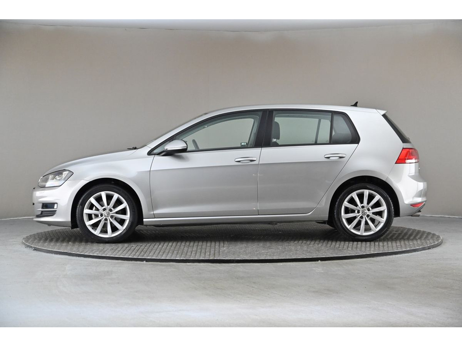 2016 Volkswagen Golf - image 5