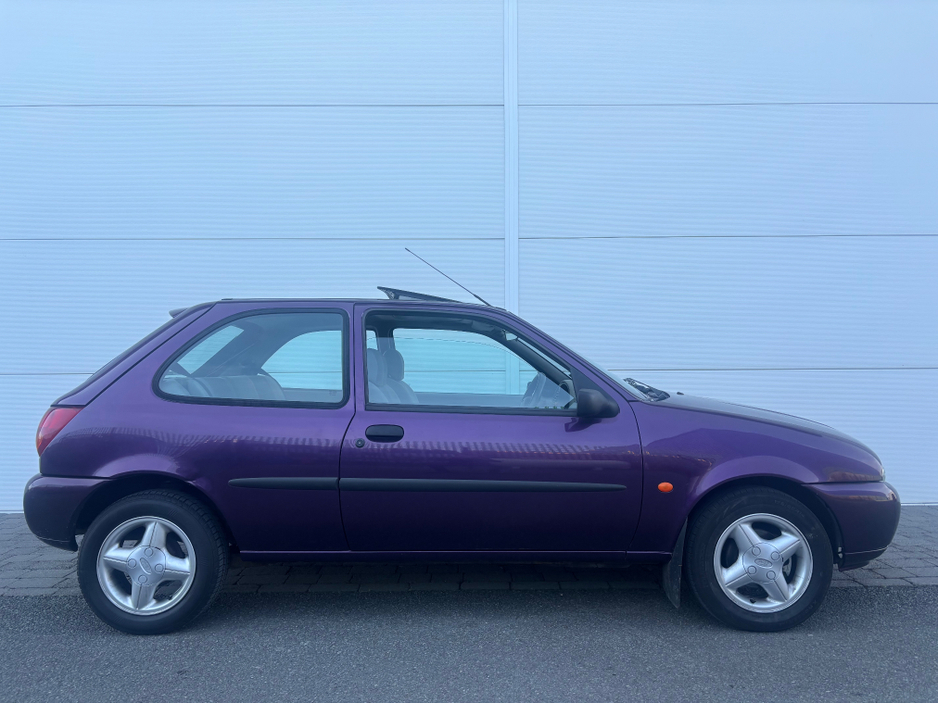 1999 Ford Fiesta - image 7