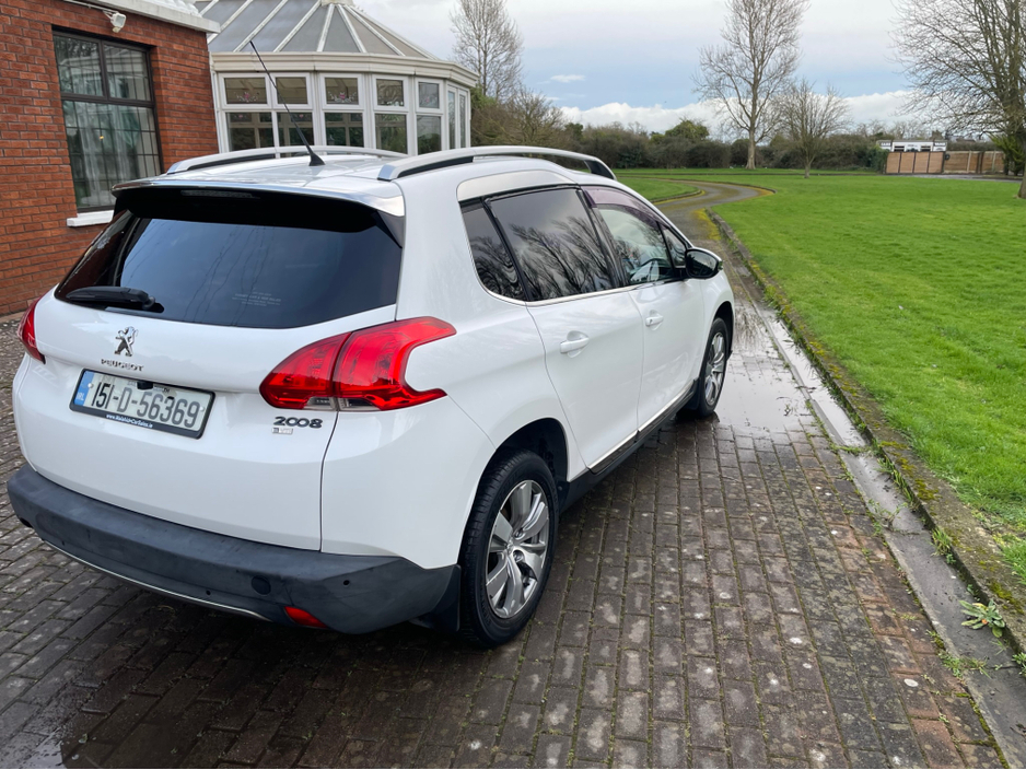 2015 Peugeot 2008 - image 4