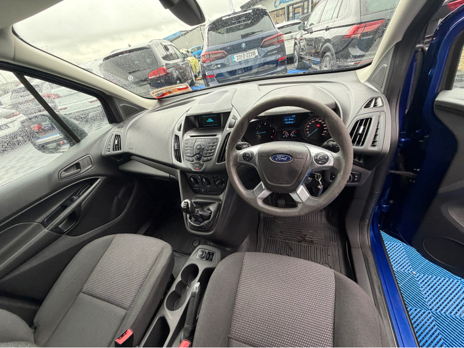 2017 Ford Transit Connect - image 16