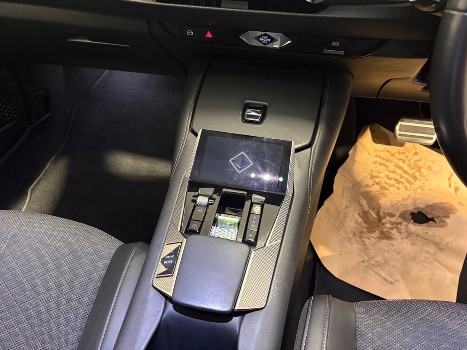 2022 DS Automobiles DS 4 - image 8