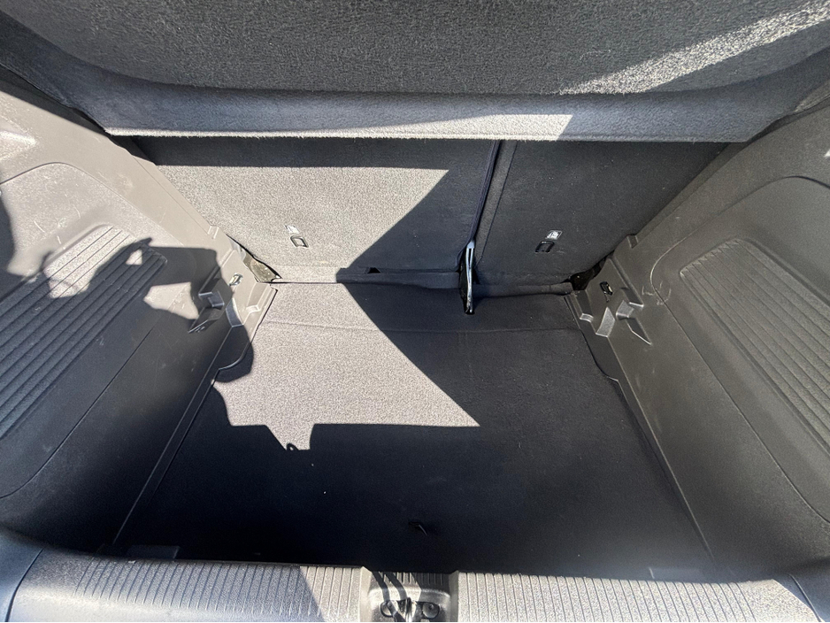 2023 Opel Crossland X - image 5