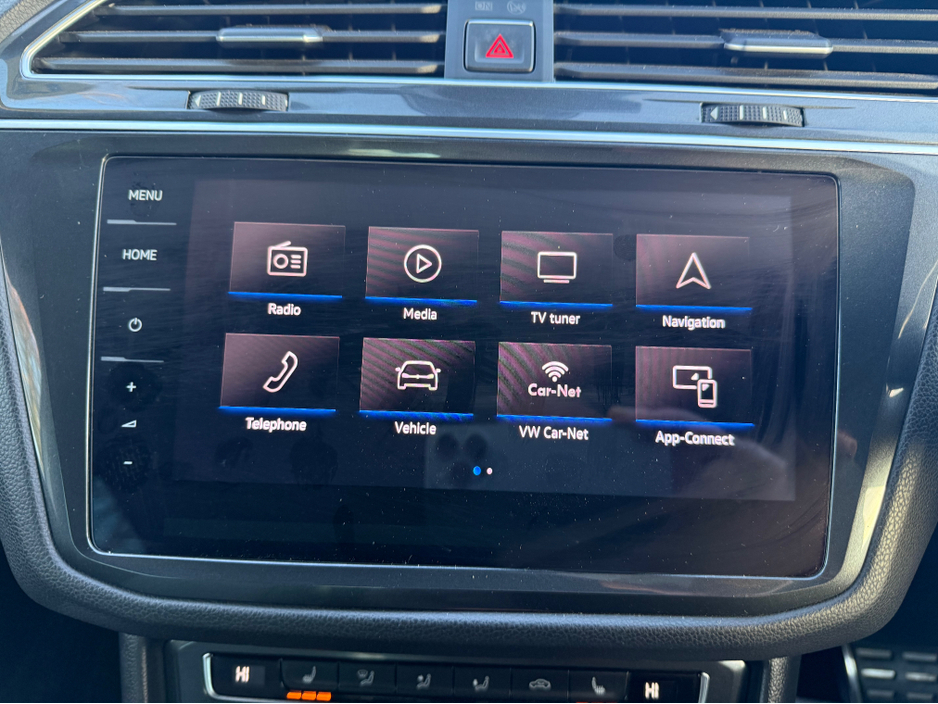 2018 Volkswagen Tiguan - image 26