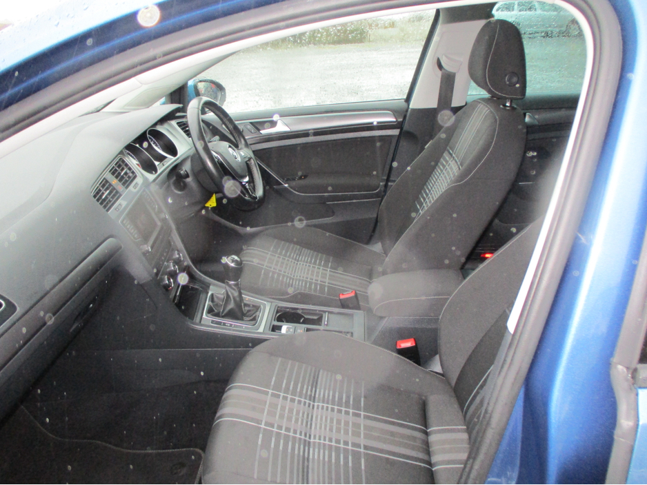 2016 Volkswagen Golf - image 5