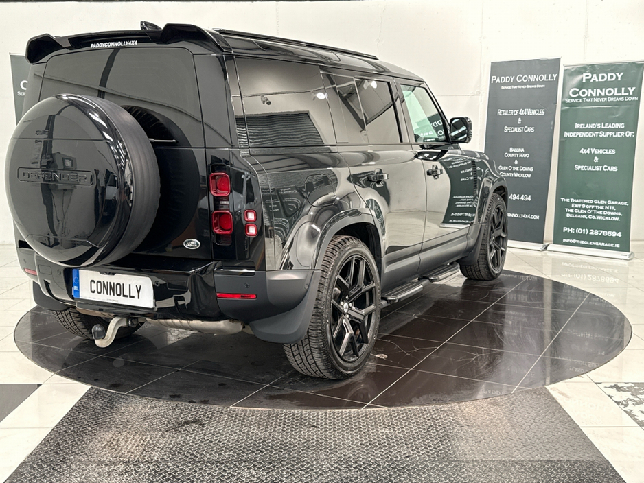 2021 Land Rover Defender - image 13