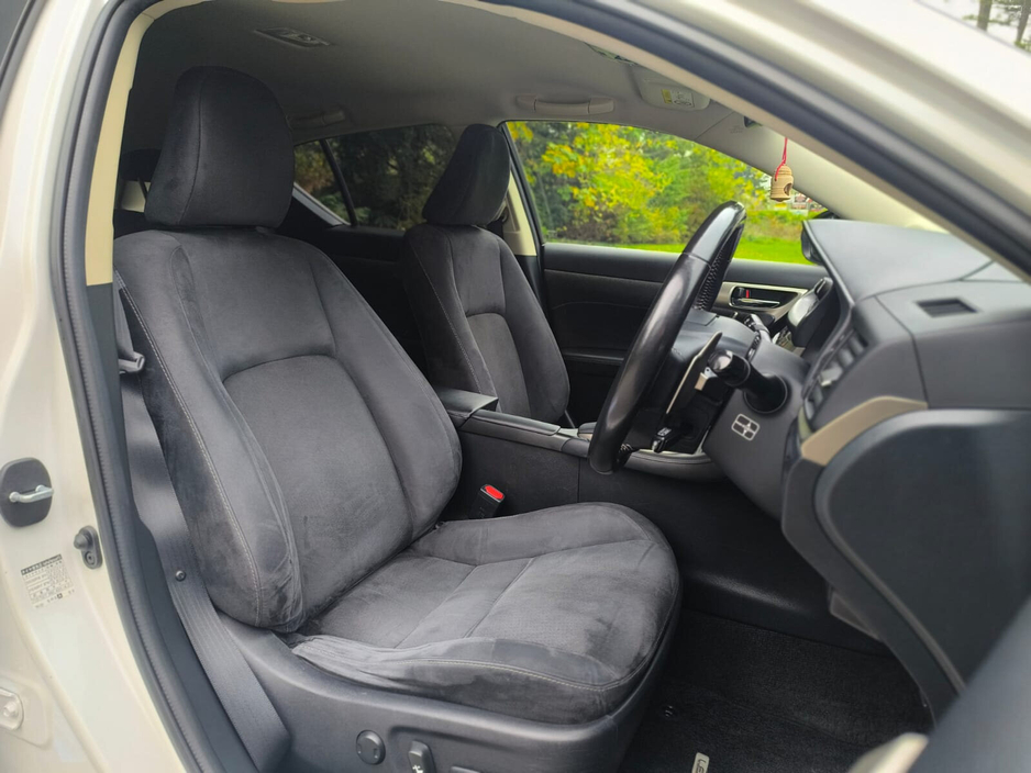 2017 Lexus CT 200 h - image 22