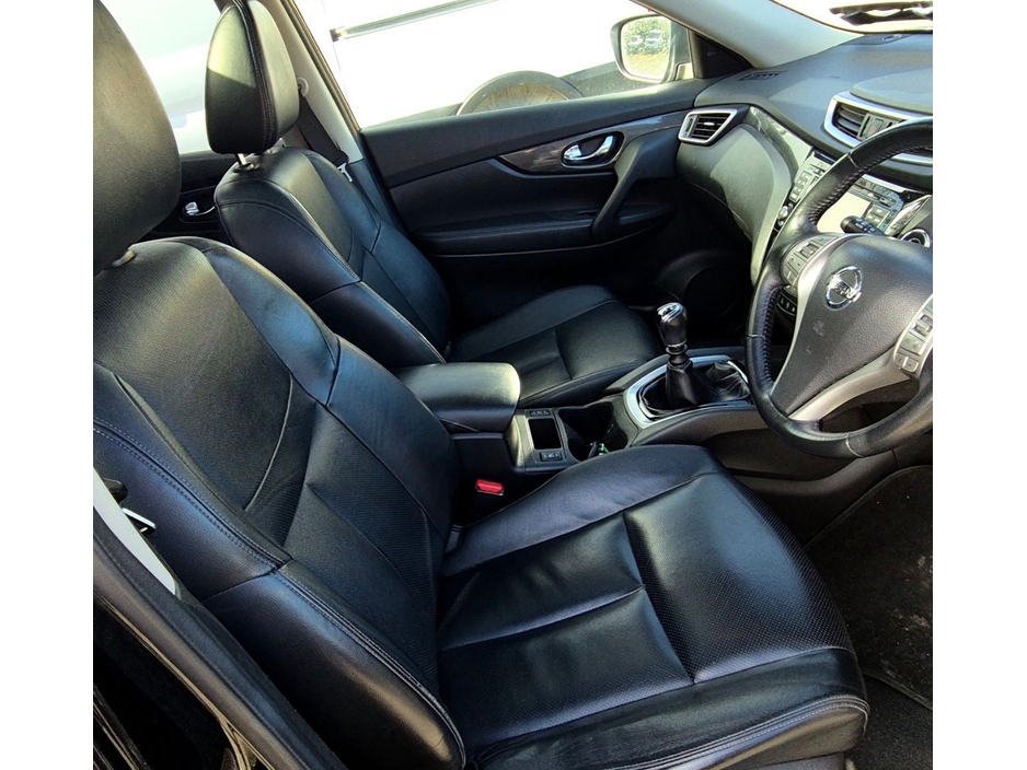 2015 Nissan X-Trail - image 4