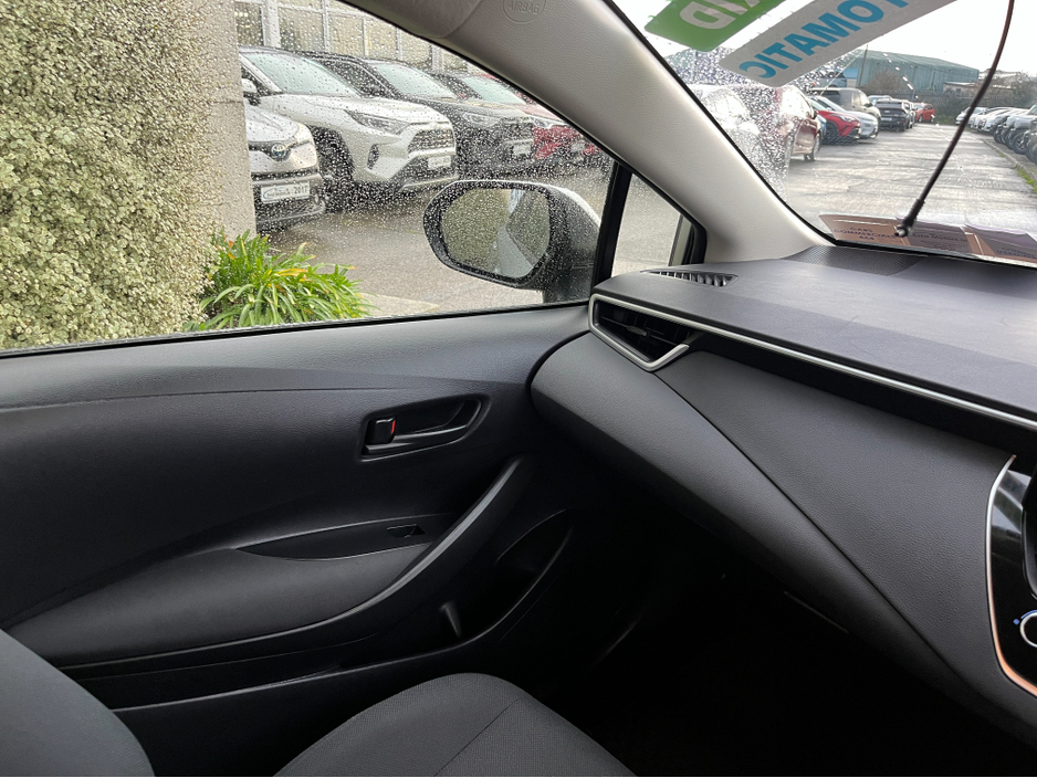 2022 Toyota Corolla TOURING HYBRID AUTOMATIC 1.8 PETROL //REVERSE CAMERA//ADAPTIVE CRUISE CONTROL// €19,950