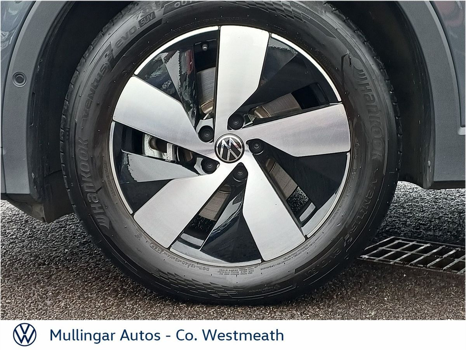 2025 Volkswagen Tiguan - image 26