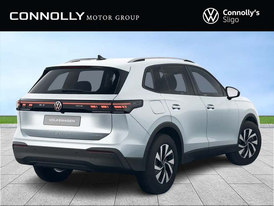 2026 Volkswagen Tiguan - image 2