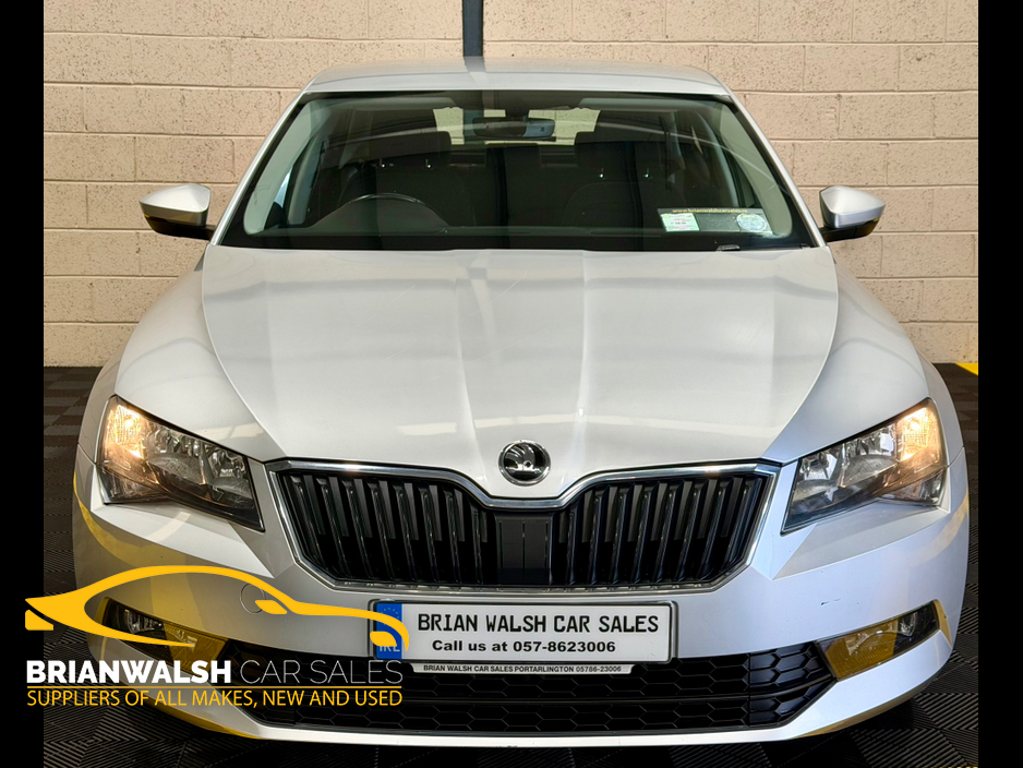 2018 Skoda Superb - image 8