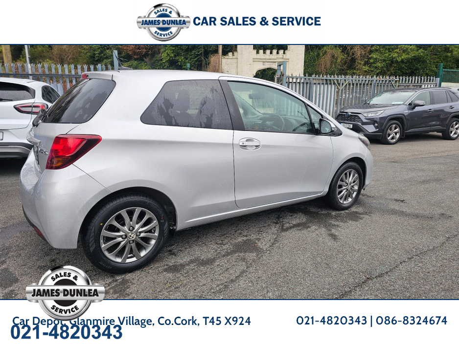 2016 Toyota Yaris - image 6