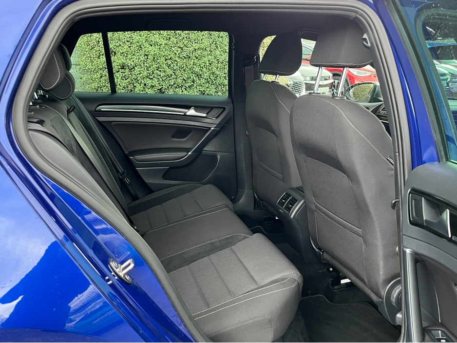 2019 Volkswagen Golf - image 10