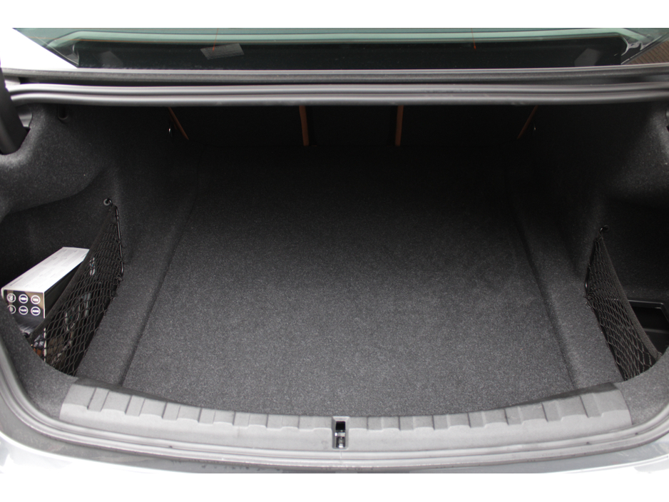 2019 BMW 3 Series - image 23