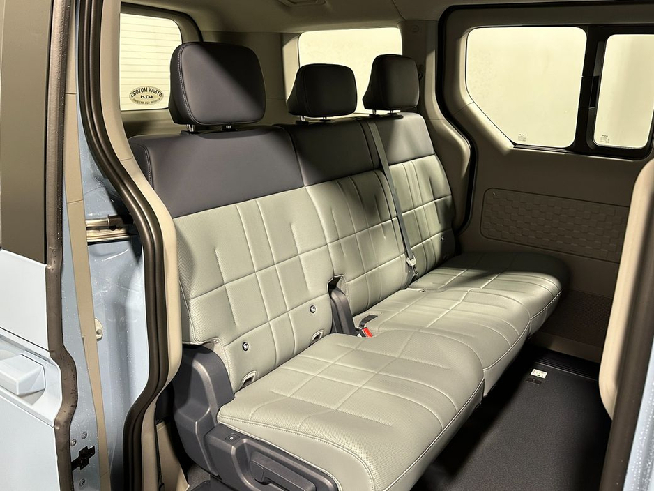 2026 Kia PV5 - image 11