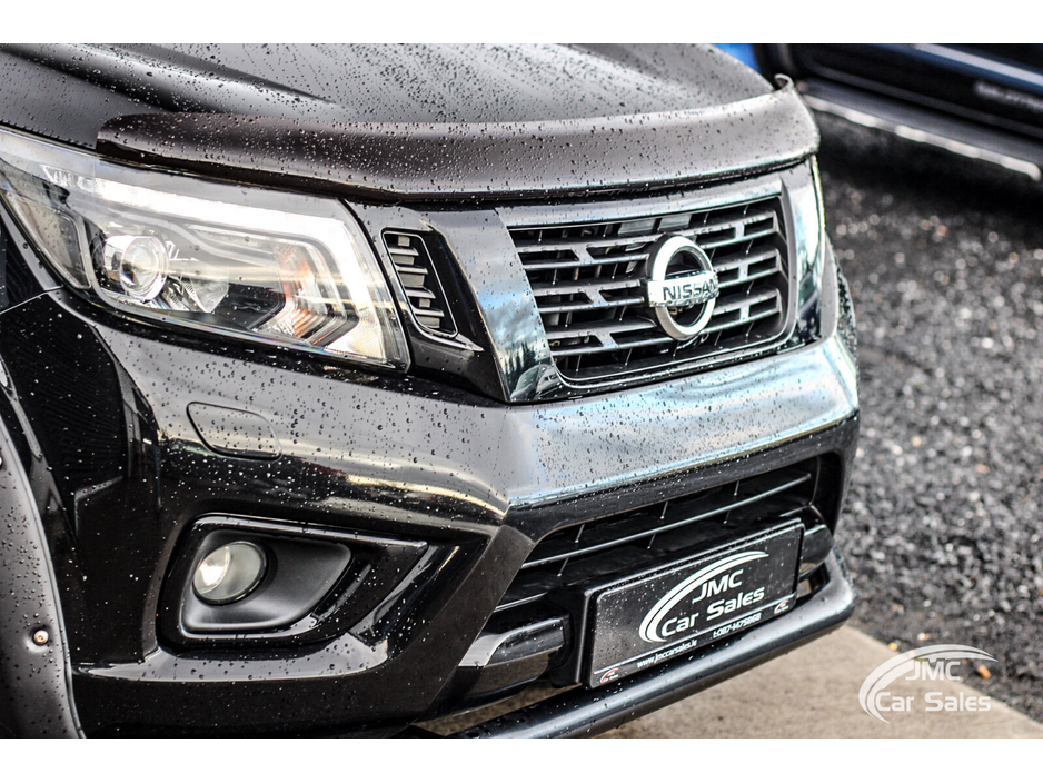 2018 Nissan Navara - image 5