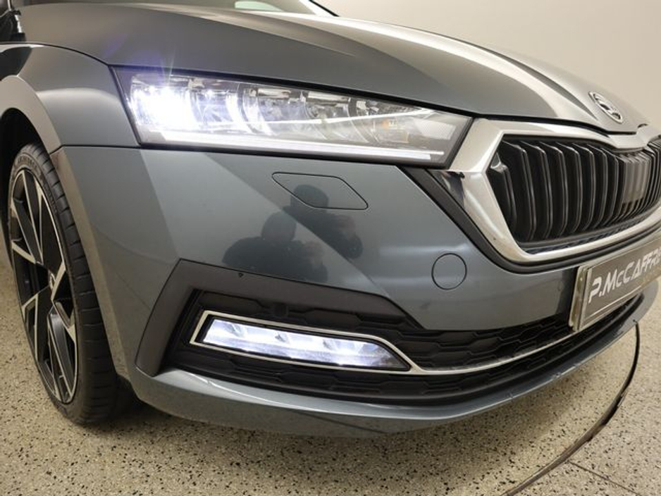 2022 Skoda Octavia - image 21