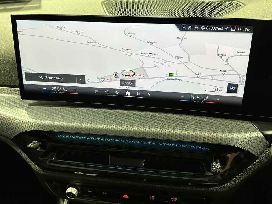 2025 BMW 3 Series - image 13